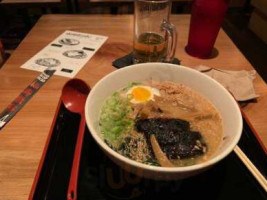 Ramen-san Deluxe food