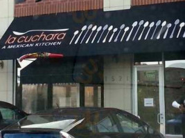 La Cuchara outside