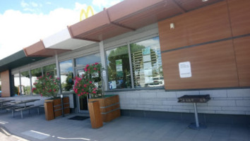 Mcdonald's outside