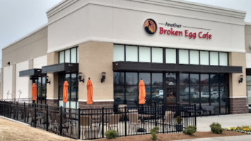 Another Broken Egg Cafe outside