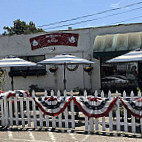 Mckenna’s Tea Cottage outside