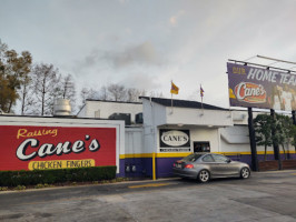 Raising Cane's Chicken Fingers outside