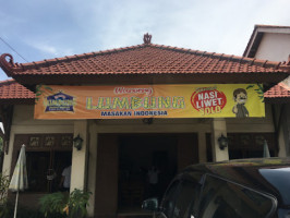 Waroeng Lumbung outside