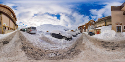 Les Roches Blanches outside