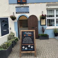 The Tides Inn outside