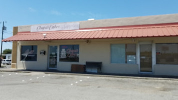 Chapa's Bakery outside