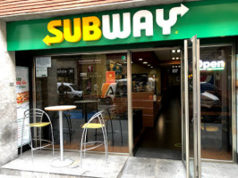 Subway Licenciado inside