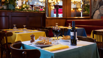 Le Relais de l'Entrecote food