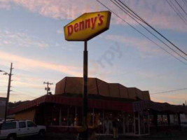 Denny's outside