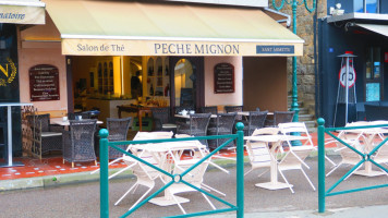 Peche Mignon inside