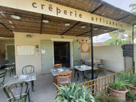 Creperie Les Caves De Collias inside