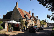 The Angel Inn Yarwell outside