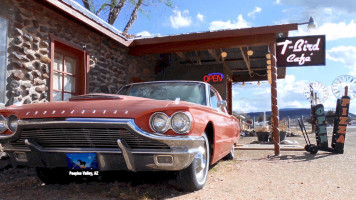 T-bird Cafe outside