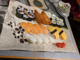 Sushi Joon food