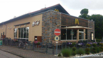 Mcdonalds outside