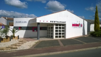 Restaurant la Table en Fete inside