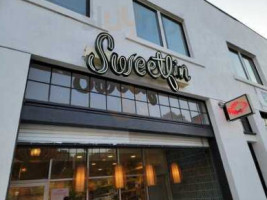 Sweetfin Silver Lake inside