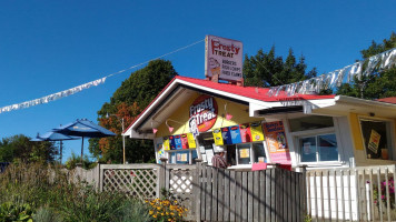 Frosty Treat Dairy Bar outside