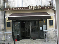 Le Palais inside