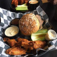 Duff's Famous Wings Orchard Park food