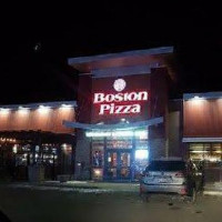 Boston Pizza inside