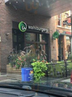 Wahlburgers outside