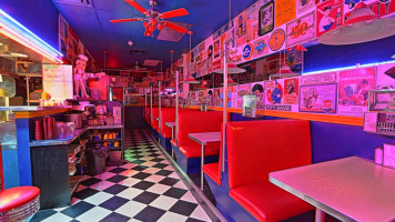 Wimpy's Diner inside