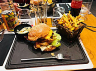 Manhattan Resto Burger food