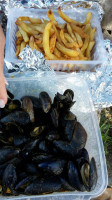 Les Moules a Jeje outside