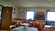 Rifugio Chiampizzunol inside