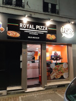 Pizza Royale food