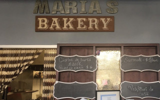 Maria's Bakery outside