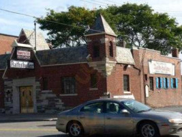 The Dakota Inn Rathskeller outside