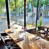 Simone, Le Resto food