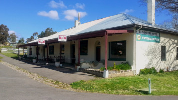 The Elphinstone Hotel outside