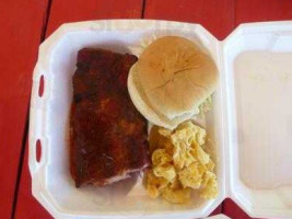 Tomlin ​ Bbq Catering inside