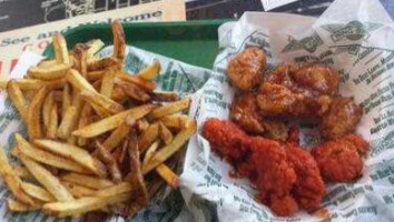 Wingstop inside