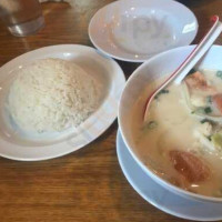 Thai Khao Kaeng Express Pizzeria food