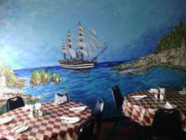 Tony Dells Italian food