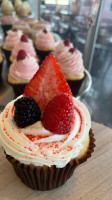 Smallcakes Cupcakery And Creamery Of Algonquin food