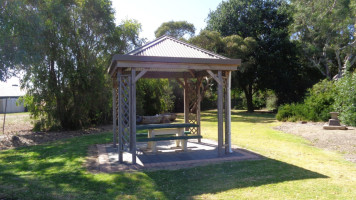 Myponga Country Picnic Bakery outside