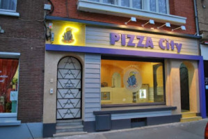 Pizza City Hazebrouck outside