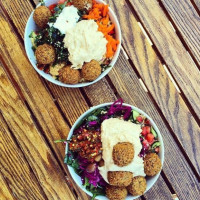 Mama Falafel food