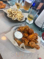 Hooters food