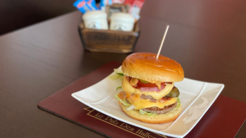 Le Pub Des Halles food