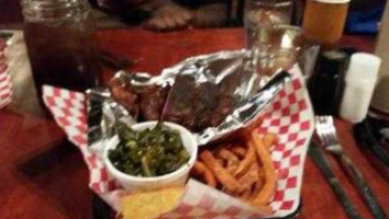 Boney's Smokehouse Bbq food