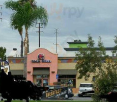 Taco Bell outside