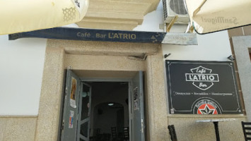 L’atrio outside