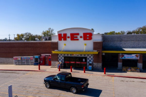 H-e-b Bakery outside