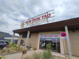 Wok Tao outside